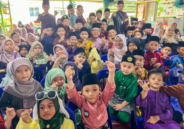 Program Aidilfitri eratkan silaturahim warga sekolah, masyarakat