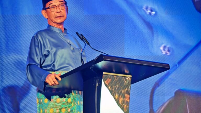 Kerajaan Sarawak salurkan geran pada persatuan belia, sukan