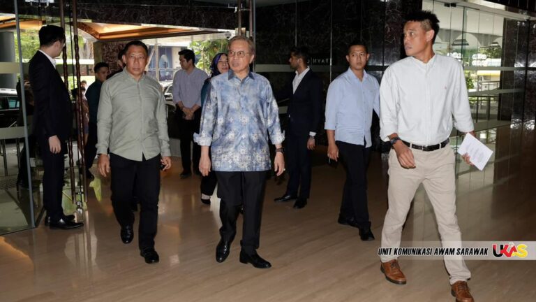 Premier Sarawak mulakan lawatan kerja ke Singapura