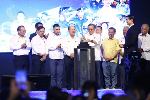 2.8 juta rakyat Sarawak boleh jadi tenaga profesional