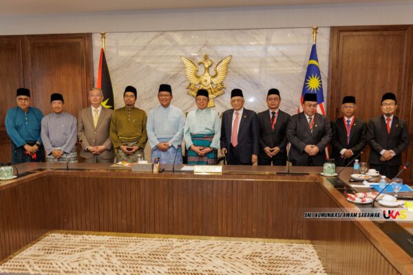 Premier Sarawak terima kunjungan hormat YWS, perkukuh agenda pembangunan wakaf