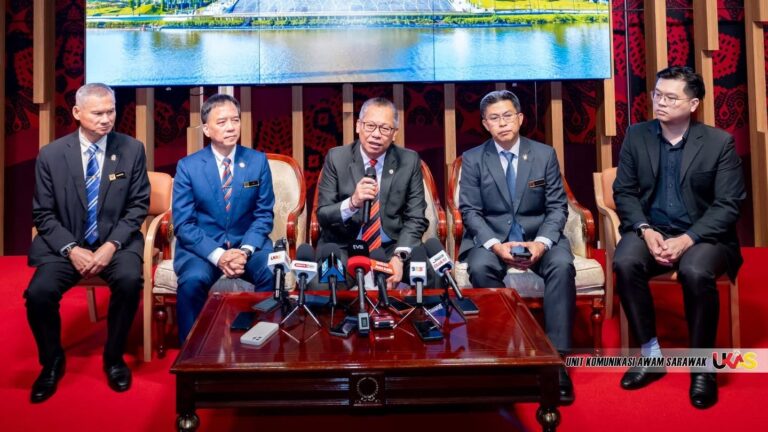 Kerajaan Sarawak tunai janji, salur RM317,800 bantuan kepada pengamal media