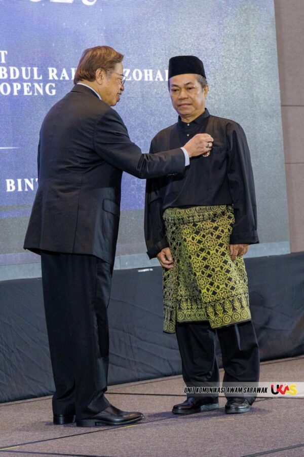 214 penjawat awam terima Pingat Perkhidmatan Setia 2026