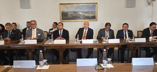 Sarawak, Budapest terokai kerjasama pembangunan bandar dan pertumbuhan industri