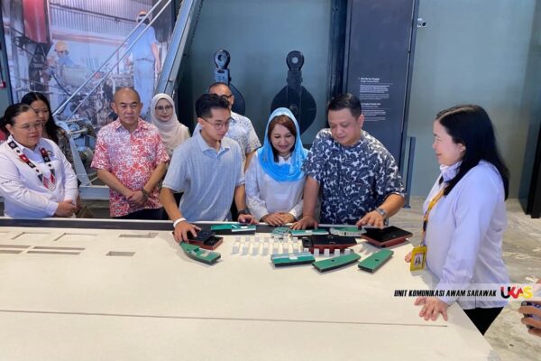 Raja Muda, Raja Puan Muda Perlis lawat Muzium Warisan Industri Limbungan Brooke