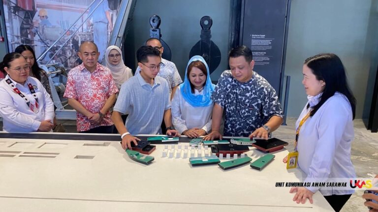 Raja Muda, Raja Puan Muda Perlis lawat Muzium Warisan Industri Limbungan Brooke