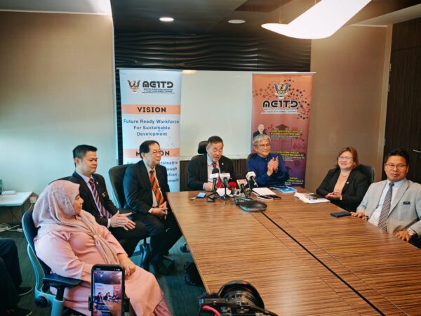 Manfaatkan kemudahan pendidikan tinggi percuma Sarawak