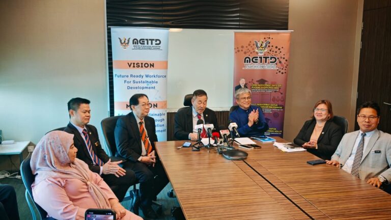 Manfaatkan kemudahan pendidikan tinggi percuma Sarawak