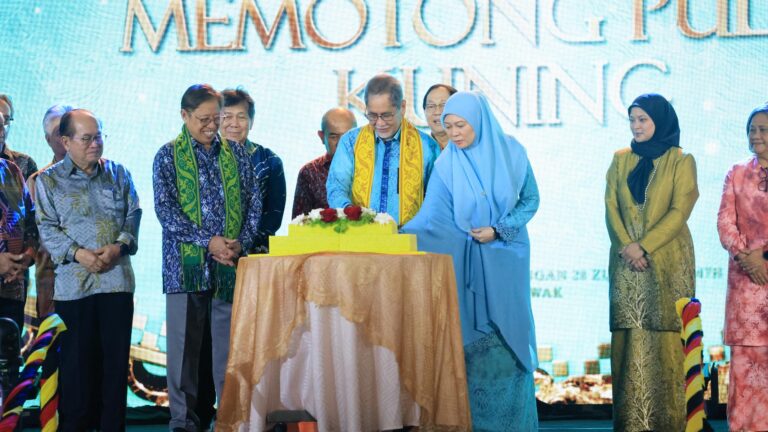 TYT, Premier Sarawak hadiri Majlis Jamuan Teh Sambutan Keputeraan Rasmi Agong Peringkat Sarawak