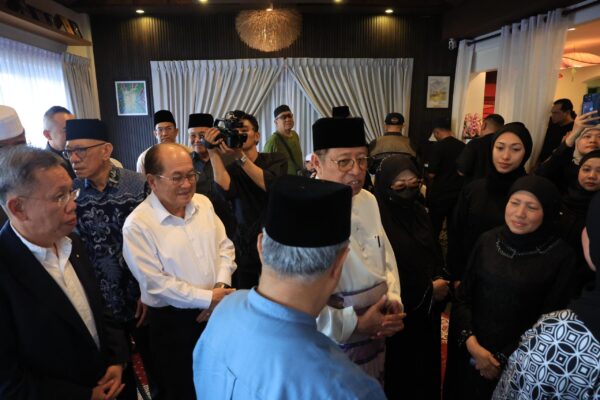 Abang Johari harap Nancy tabah, arwah suami beri semangat perjalanan kerjaya