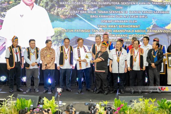 1,797 penerima surat hak milik tanah NCR DUN Tasik Biru