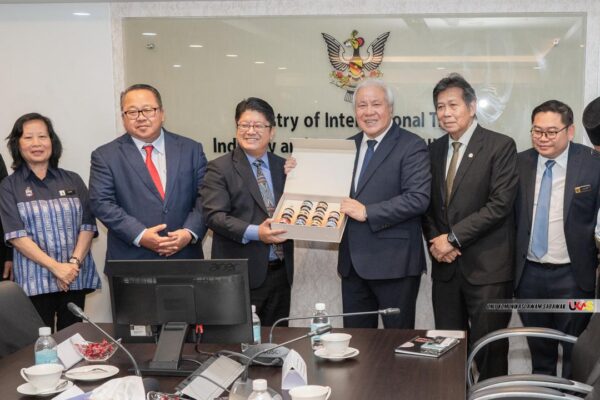 Sabah, Sarawak perkukuhkan kerjasama percepat pembangunan Wilayah Borneo