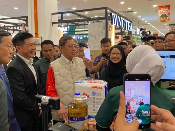 Pembangunan luar bandar Sarawak buka peluang perniagaan kepada pasar raya