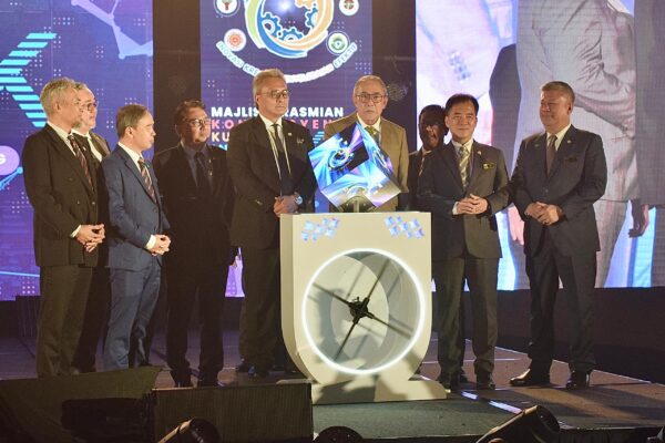 Warga kerja kementerian di Sarawak berpotensi sumbangkan idea inovatif