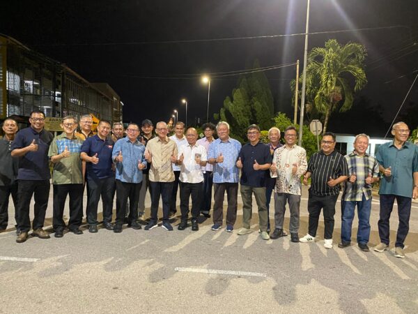 Lampu jalan pintar terangi Kampung Nombor Satok