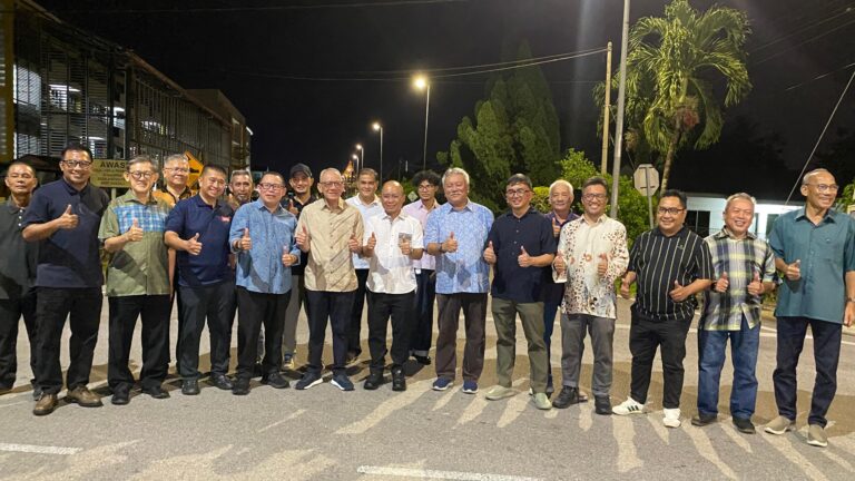 Lampu jalan pintar terangi Kampung Nombor Satok