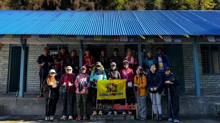 Enam pendaki Sarawak berjaya tawan Annapurna Base Camp