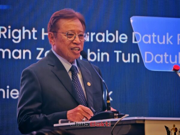 Kerajaan Sarawak, Kerajaan Persekutuan lancar Kluster Industri Peralihan Pertama Malaysia