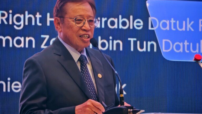 Kerajaan Sarawak, Kerajaan Persekutuan lancar Kluster Industri Peralihan Pertama Malaysia