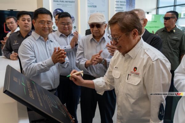 Industri Sarawak perlu beralih kepada proses pengeluaran berteraskan ekonomi hijau