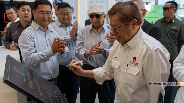 Industri Sarawak perlu beralih kepada proses pengeluaran berteraskan ekonomi hijau