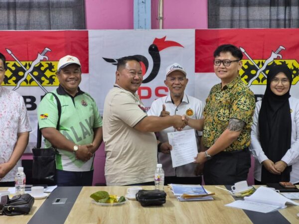 14 kampung terima kemudahan lampu solar