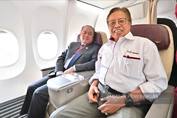 Penerbangan sulung AirBorneo hadiah istimewa buat rakyat Sarawak