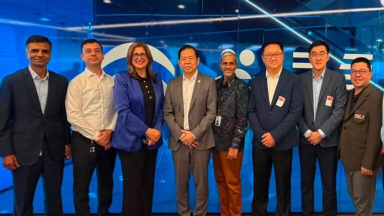 Sarawak, IBM Singapura terokai kerjasama strategik