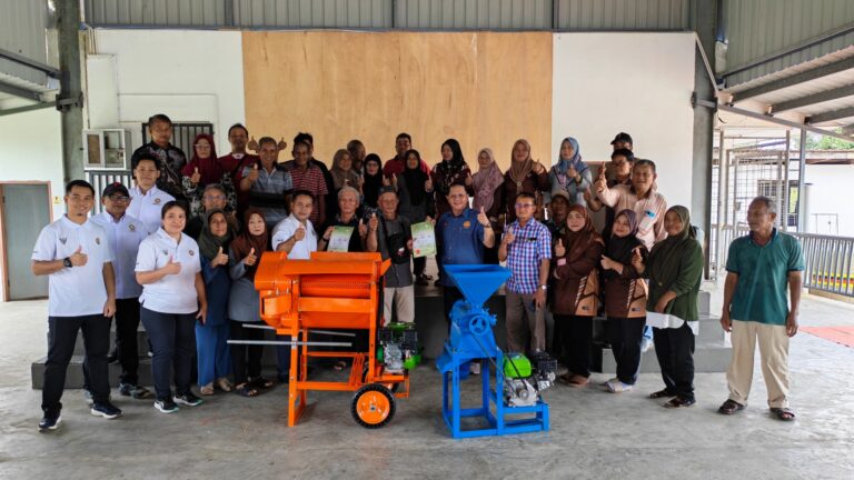Kampung Pangtray, Kampung Nangar terima bantuan jentera pertanian