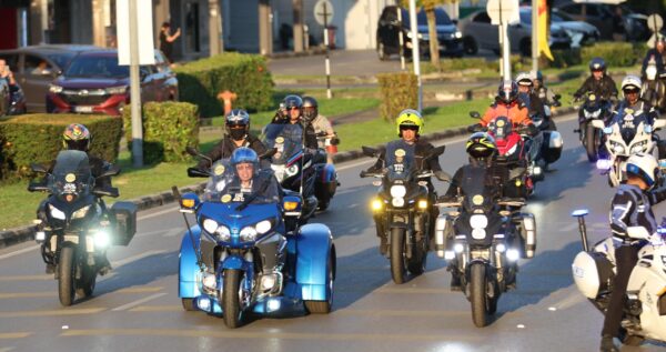 Konvoi bermotosikal Abang Johari buka tirai SKS Sibu