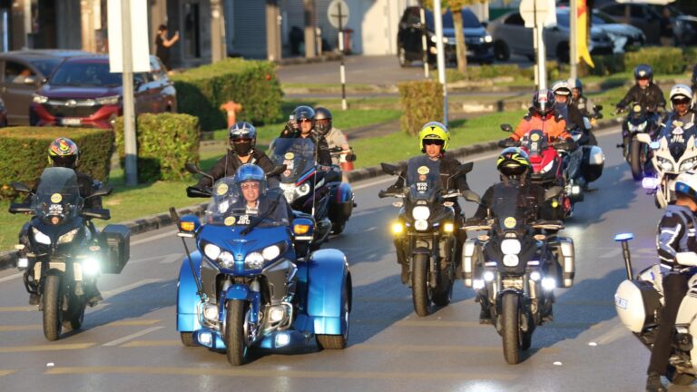 Konvoi bermotosikal Abang Johari buka tirai SKS Sibu