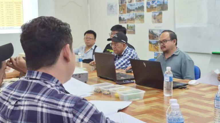 Projek jalan dari Kampung Kupang ke Simpang Bajau rancak dibina