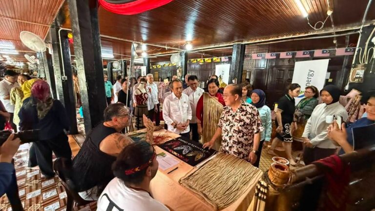 Sarawak berpotensi jadi pengeluar pewarna semula jadi bertaraf dunia