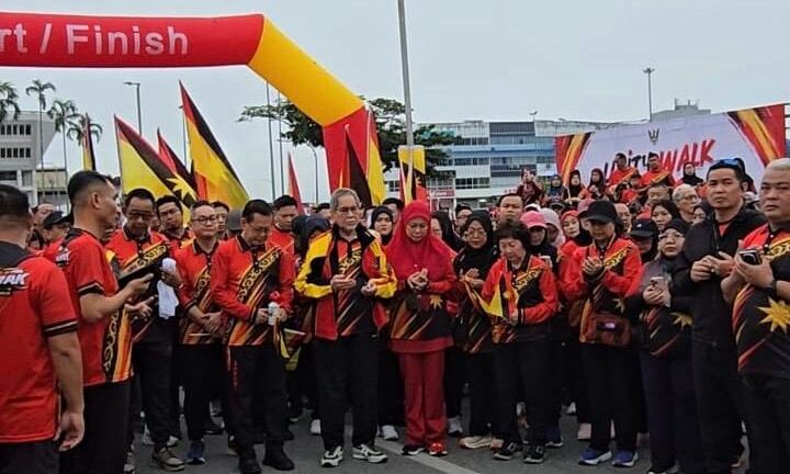 Semangat perpaduan terserlah, 10,000 peserta sertai Sarawak Day Unity Walk