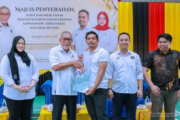 46 penduduk Kampung Triso Darat terima Surat Hak Milik Seksyen 18