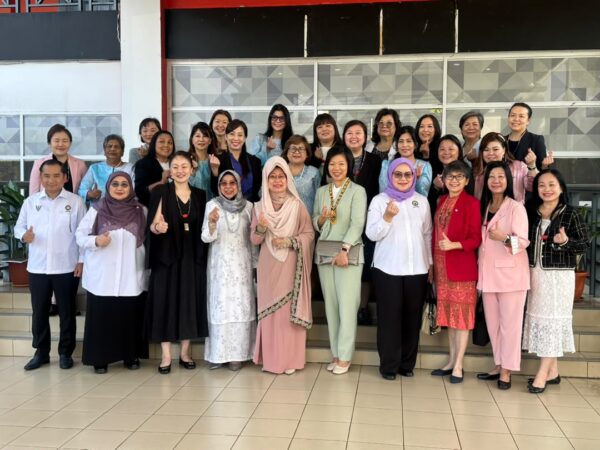 Sarawak berminat belajar dari Singapura hadapi cabaran menua