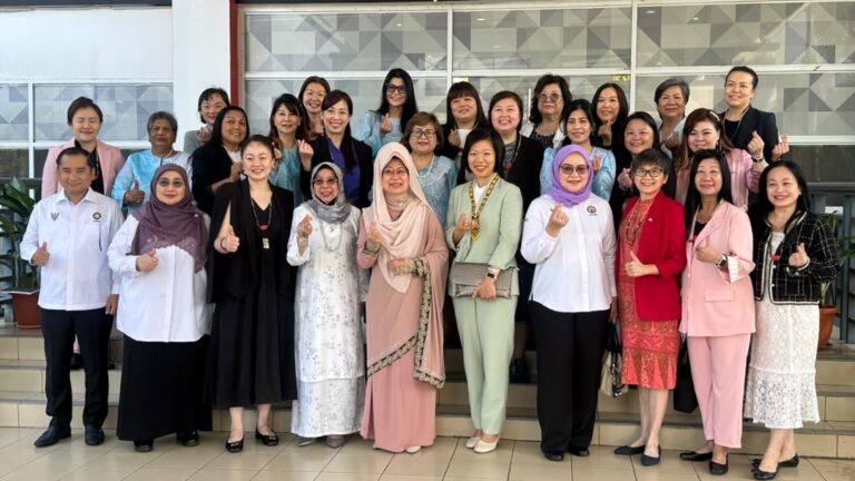 Sarawak berminat belajar dari Singapura hadapi cabaran menua