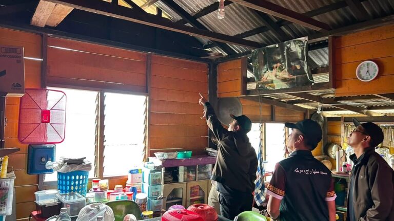 Rumah usang di Kampung Tellian Tradisi akan dibaik pulih