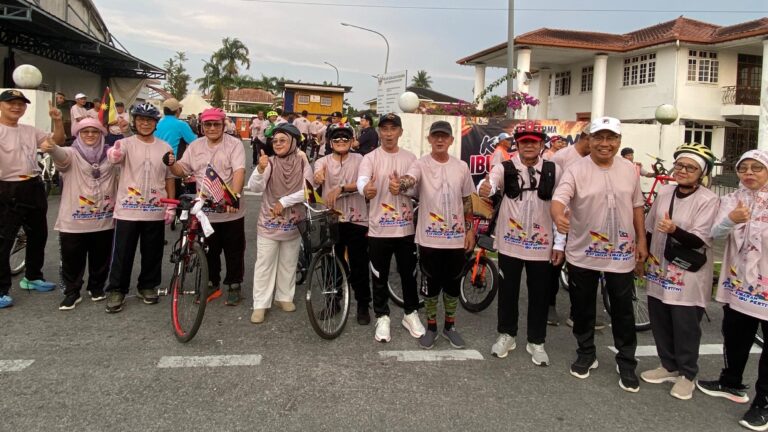2,500 bendera pada Program Jom Bersama Kibaran Ibu PertiwiKu Satok
