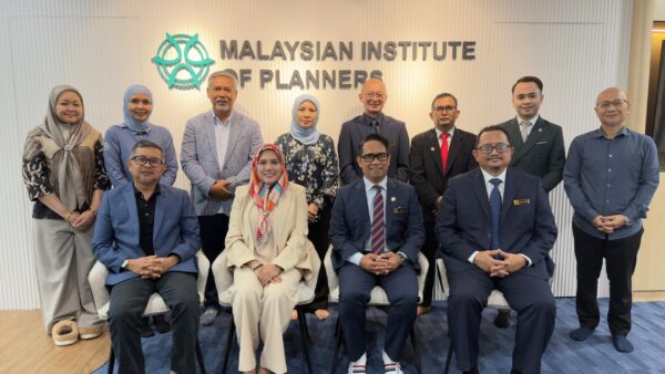 JTS Sarawak, MUDeNR dan MIP bekerjasama martabat profesion perancang bandar