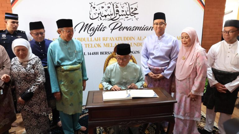 Masjid Al-Sultan Abdullah Ri’ayatuddin Al-Mustafa Billah Shah pemangkin pembangunan Telok Melano