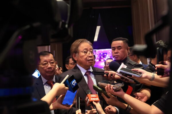 Platform AI Sarawak mudahkan urusan pelabur