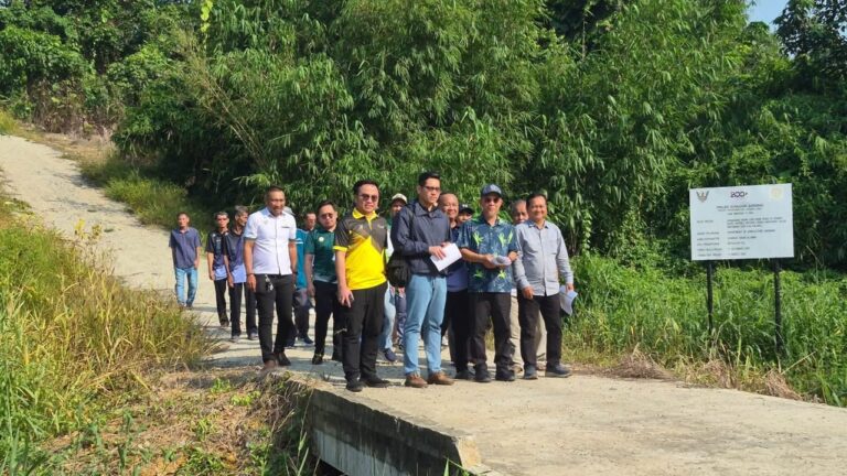 Jalan pertanian tiga rumah panjang Entebu dinaik taraf