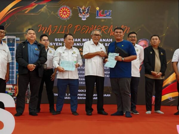 Kepentingan pemilik tanah dipelihara, 103 orang terima surat hak milik
