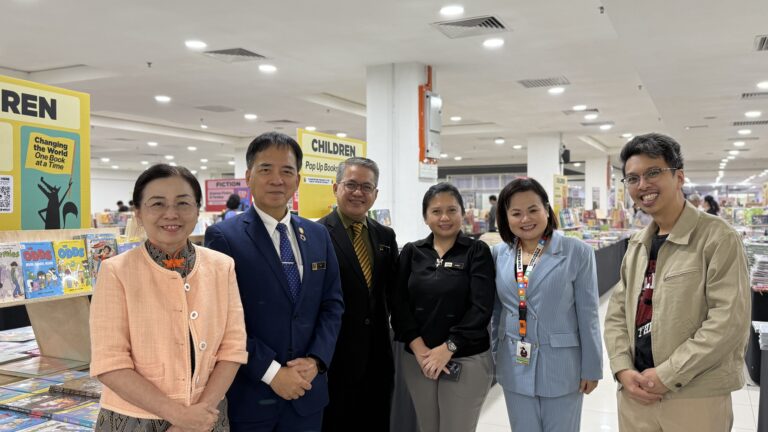 Jualan buku Big Bad Wolf sokong penguasaan bahasa Inggeris di Sarawak