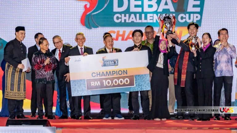 UiTM Cawangan Sarawak juara Debat Premier Sarawak