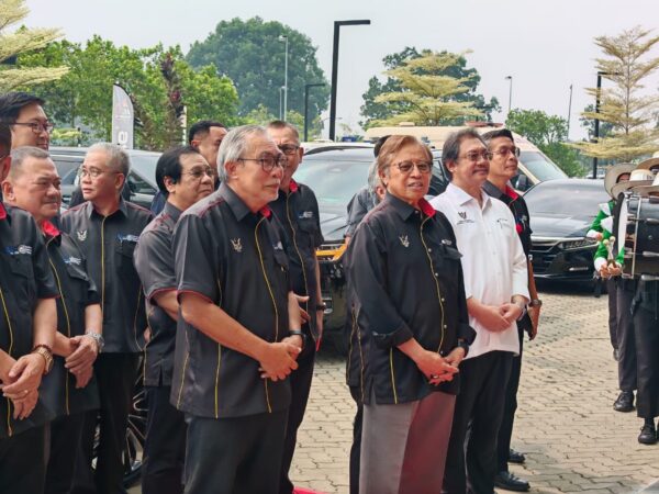 Sarawak sasar masyarakat celik AI, fokus bakat tempatan