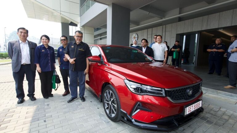 Teksi MADANI bawa pembaharuan industri teksi Sarawak