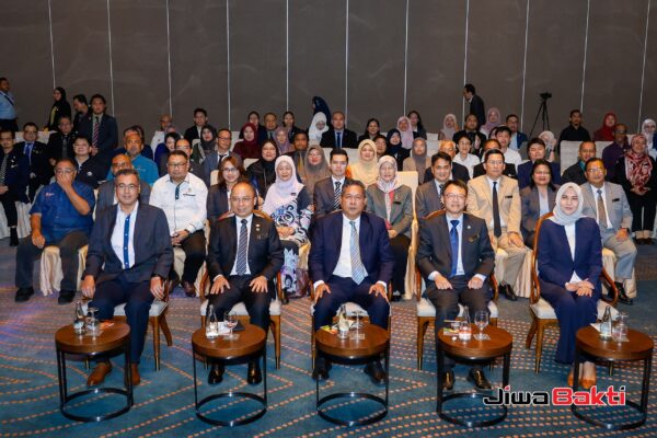 Pembangunan infrastruktur diseimbang bandar, luar bandar