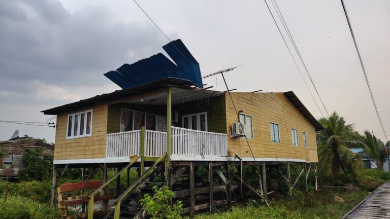 Mangsa ribut Sarikei dibantu